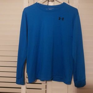 YXL Aqua loose fitting Under Armour LS shirt